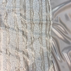Gri Taşlı İşleme Şerit Dantel Desen